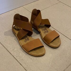 Sorel Women's Brown Cross-Strap Elastic Sandals